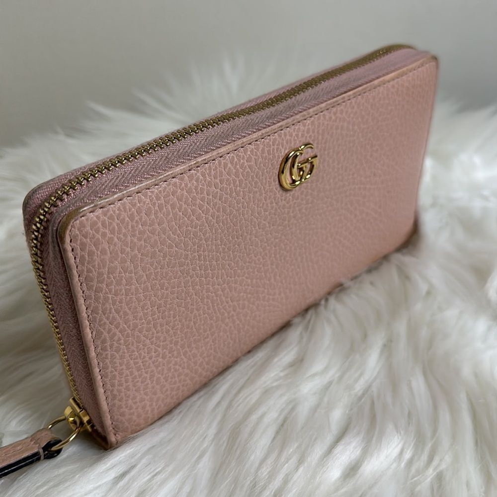 💯 Authentic Gucci GG Long Zipped Around Leather Wallet 🍀 - Picture 9 of 15